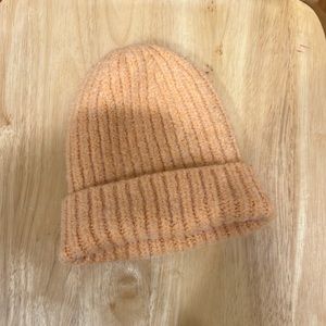 Woman’s, OS, orange/peach winter hat by “a new day”. 4% wool for warmth!